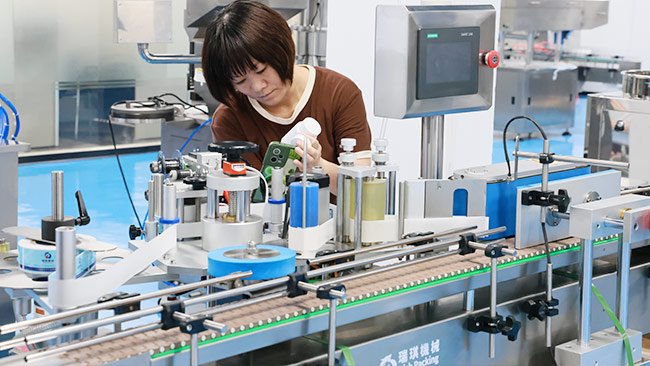 label applicator