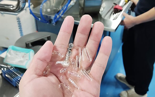 Un emballage riche résout les problèmes de remplissage des capsules à base de plantes pour un client malaisien
