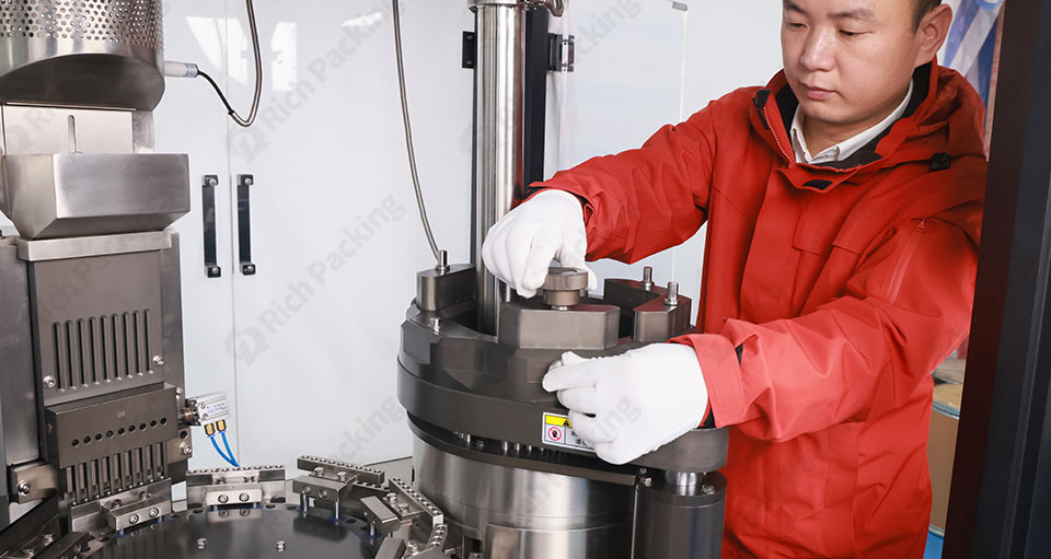 Comment nettoyer une machine de remplissage de capsules entièrement automatique